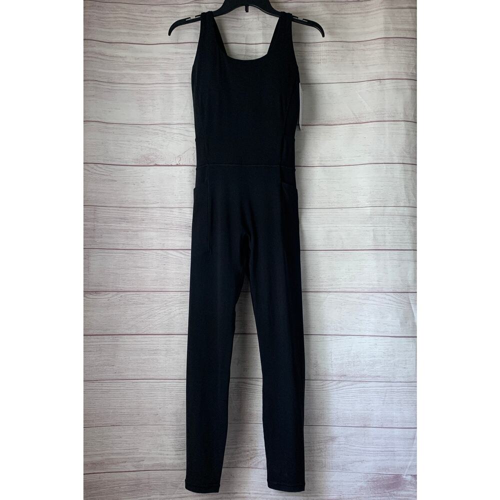Athleta Black Salutation Bodysuit Jumpsuit 7/8 Length Shelf Bra Size Small